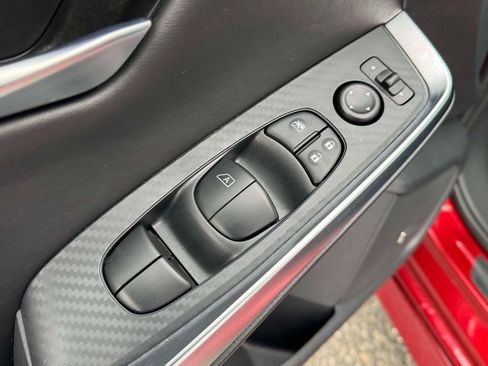 Certified 2025 Nissan Sentra SR w/ SR Premium Package image 17