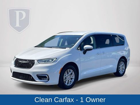 Certified 2023 Chrysler Pacifica Touring-L FWD image 5