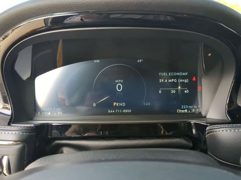 Used 2024 Lincoln Corsair Reserve image 14