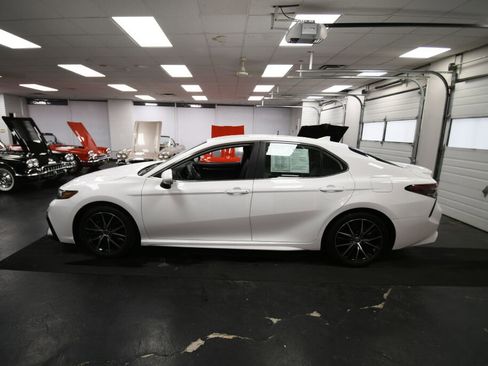 Certified 2023 Toyota Camry SE AWD/4WD image 5