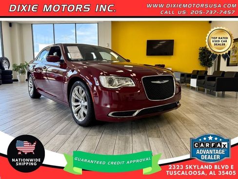 Used 2018 Chrysler 300 Touring L image 1