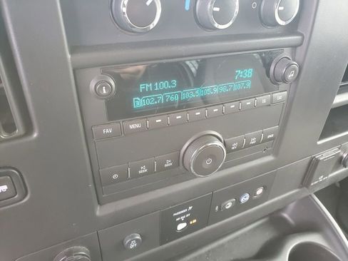 Used 2018 GMC Savana 2500 Extended w/ Driver Convenience Package image 23