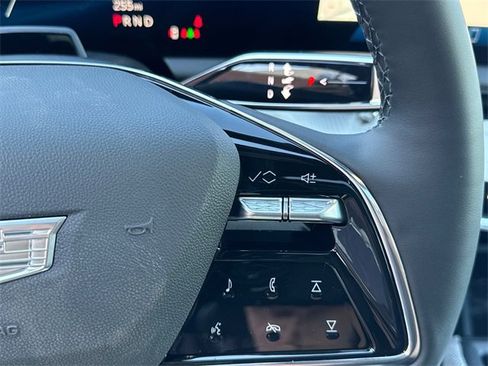 New 2025 Cadillac Optiq Sport 2 w/ LPO, ONYX Package image 24