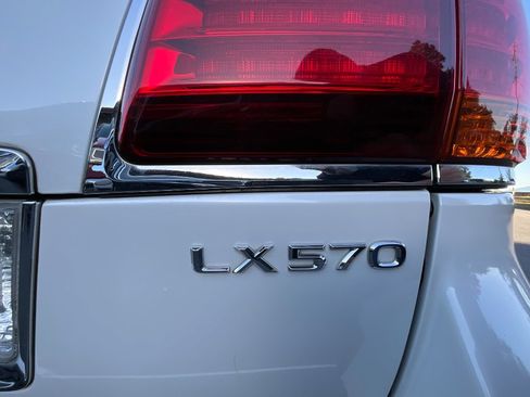 Used 2010 Lexus LX 570 4WD image 47
