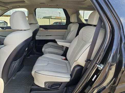 Used 2024 Hyundai Palisade Limited image 16