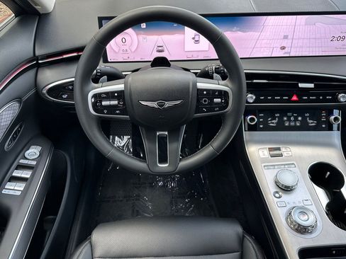 Used 2026 Genesis GV70 2.5T Select image 15