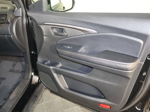 Used 2022 Honda Passport TrailSport image 41