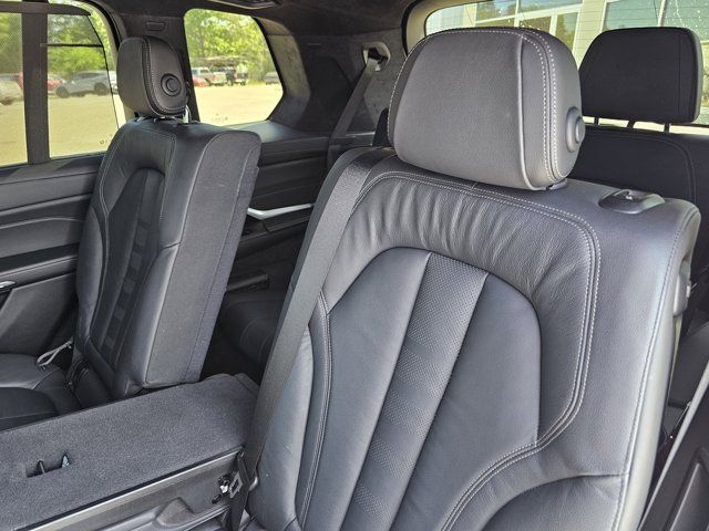 Used 2020 BMW X7 M50i w/ Dynamic Handling Package AWD/4WD image 75