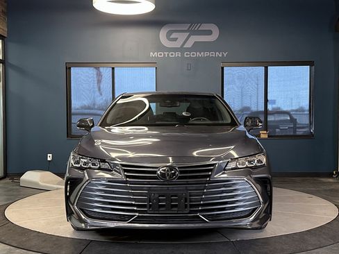 Used 2020 Toyota Avalon XLE w/ Moonroof Package image 8