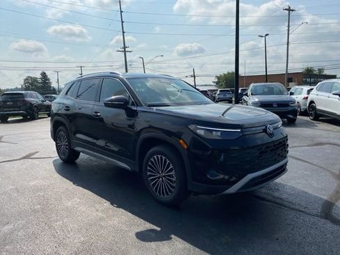New 2025 Volkswagen Tiguan S AWD/4WD image 18