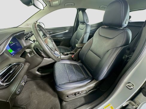 Used 2023 Chevrolet Bolt EUV LT w/ Convenience Package FWD image 13