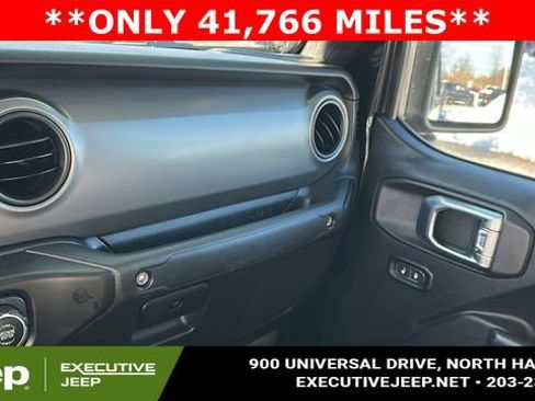 Used 2021 Jeep Gladiator Willys image 19