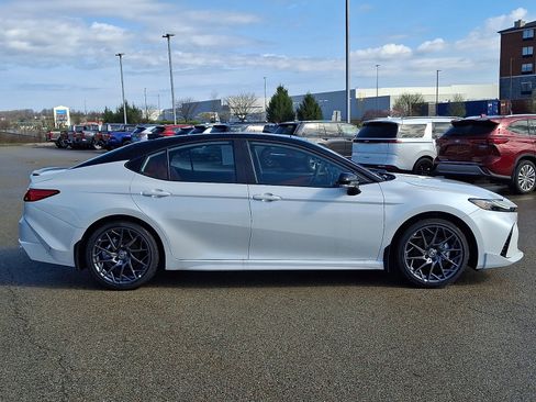 Used 2026 Toyota Camry XSE image 7