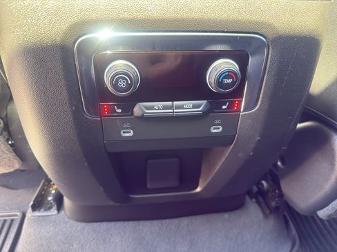 Used 2023 Chevrolet Tahoe High Country AWD/4WD image 11