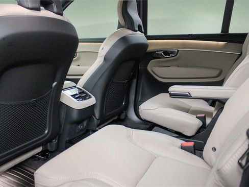 New 2026 Volvo XC90 B5 Ultra w/ Protection Package Premier image 59