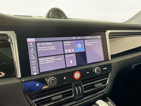 Certified 2023 Porsche Macan image 21