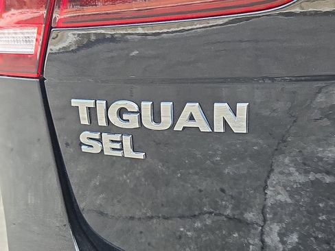 Used 2021 Volkswagen Tiguan SEL image 31