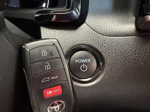 Used 2025 Toyota Camry SE FWD image 28