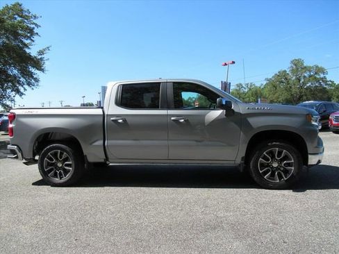 Used 2024 Chevrolet Silverado 1500 LT AWD/4WD image 2