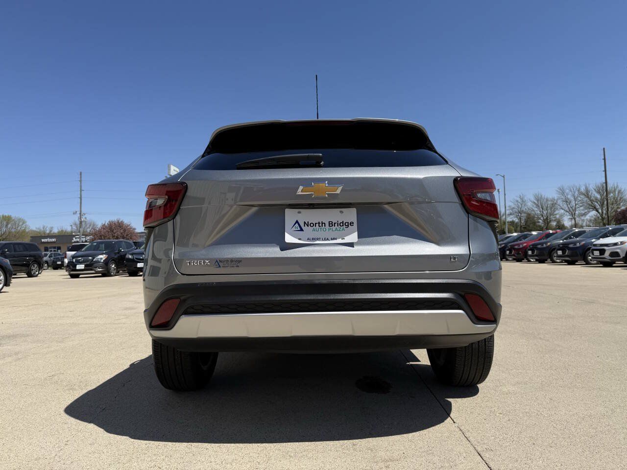 Used 2025 Chevrolet Trax LT w/ LT Convenience Package FWD image 27