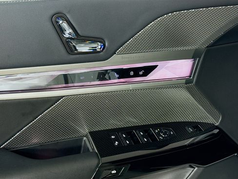 Used 2025 BMW 740i RWD image 24