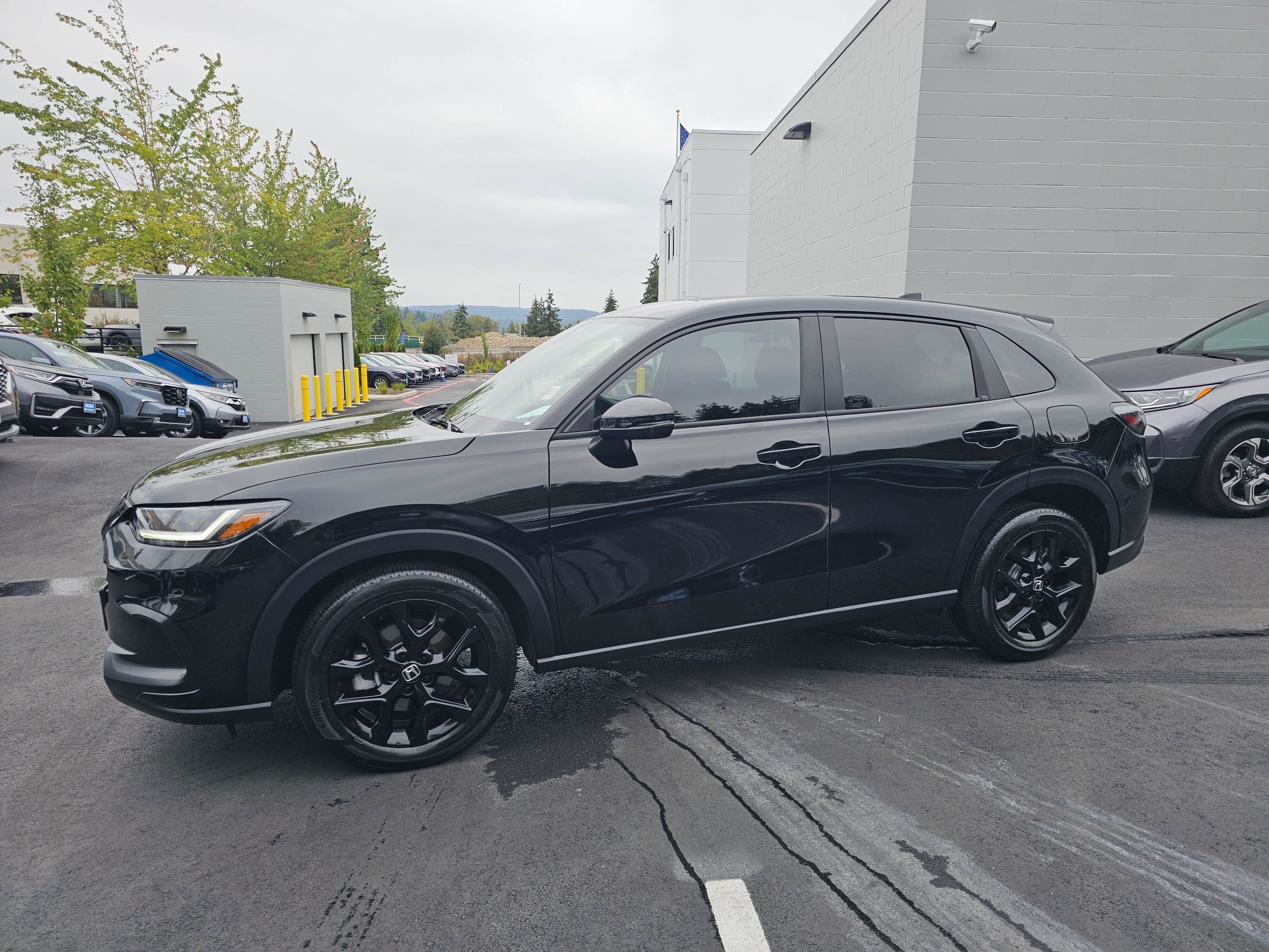 Used 2024 Honda HR-V Sport image 4