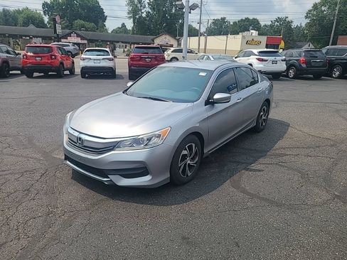 Used 2017 Honda Accord LX image 2