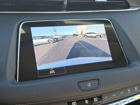 Certified 2022 Cadillac XT4 Luxury w/ Cold Weather Package image 18