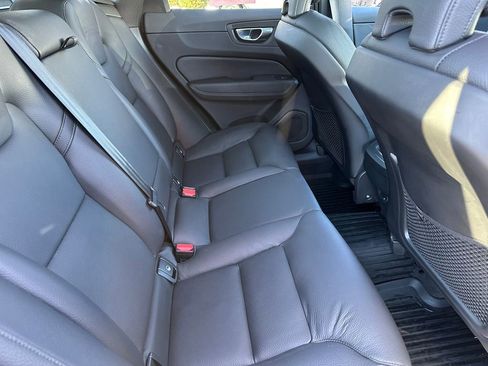 Used 2022 Volvo XC60 B5 Momentum w/ Climate Package image 29