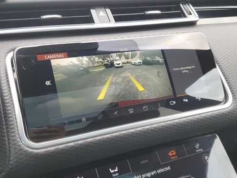 Used 2019 Land Rover Range Rover Velar R-Dynamic SE image 23