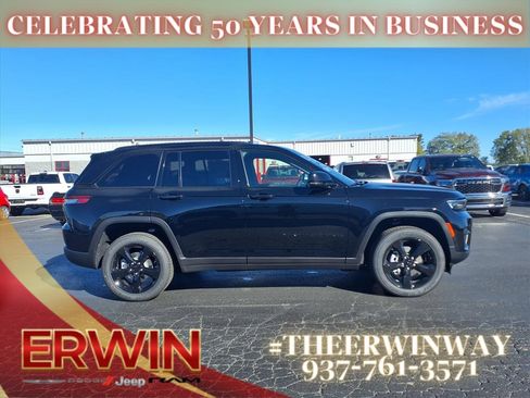 New 2025 Jeep Grand Cherokee Altitude w/ Trailer Tow Package image 2