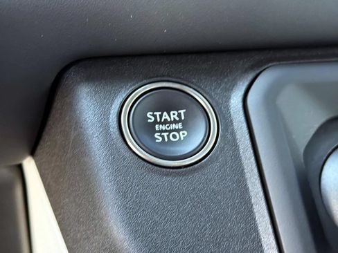 Used 2024 Land Rover Defender 110 SE AWD/4WD image 27