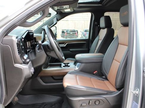 Used 2024 Chevrolet Silverado 3500 High Country w/ High Country Premium Package AWD/4WD image 11
