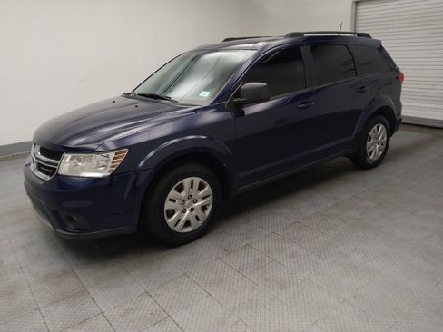 Used 2019 Dodge Journey SE w/ Premium Group image 2