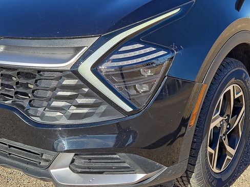 Used 2024 Kia Sportage LX image 10