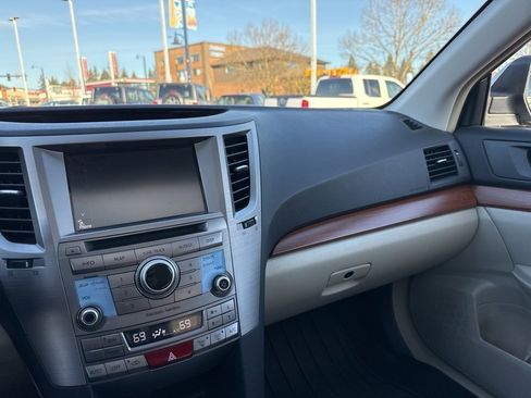Used 2014 Subaru Outback 3.6R Limited image 8