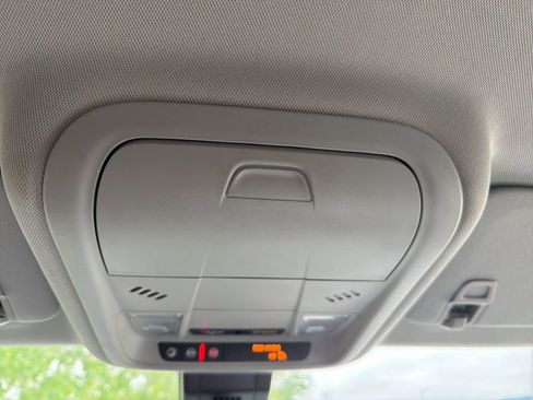 Used 2020 Chevrolet Equinox LT FWD image 28