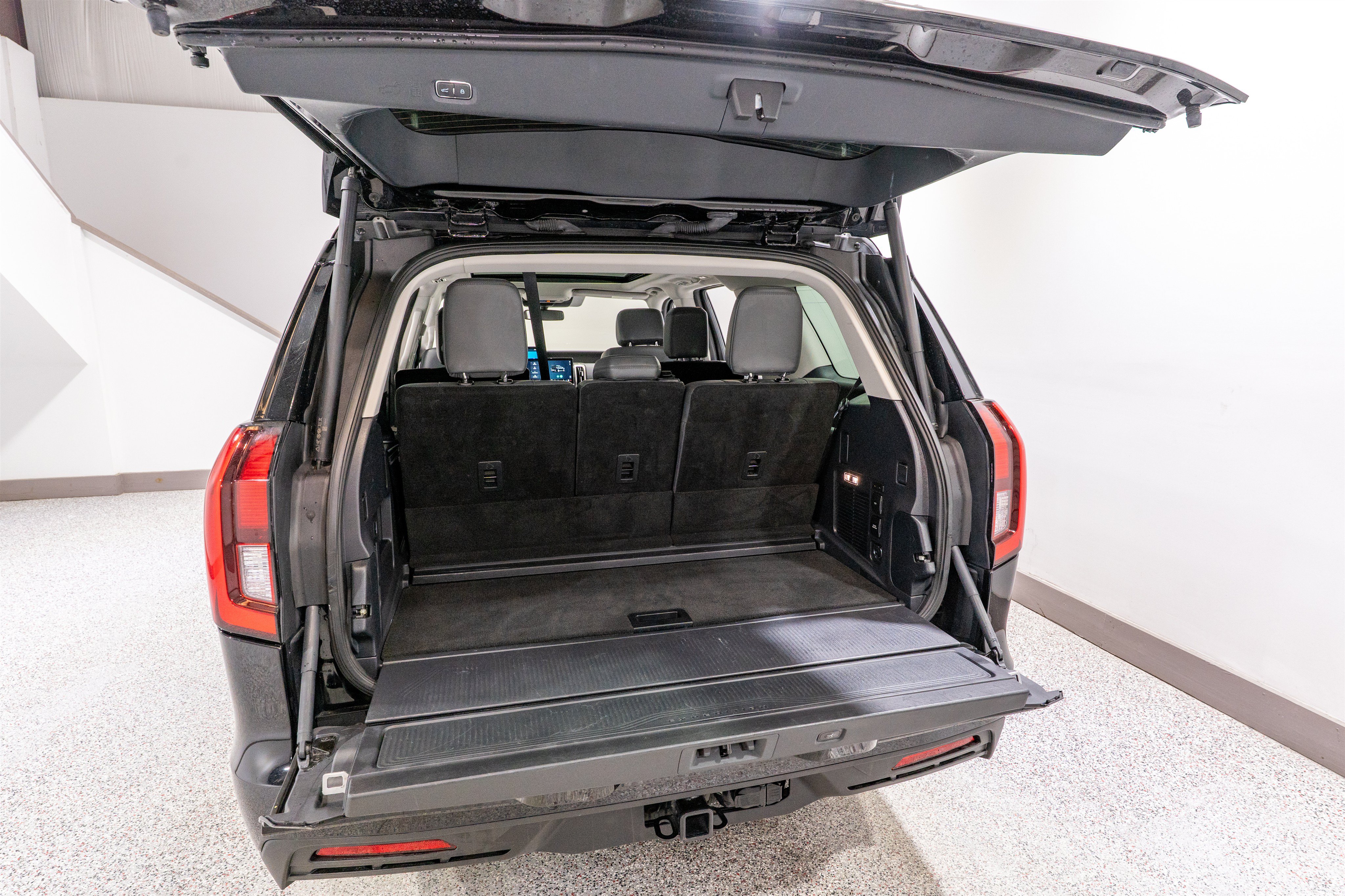 Used 2025 Ford Expedition Active AWD/4WD image 34