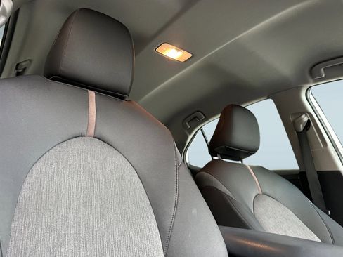 Used 2019 Toyota Camry LE image 36