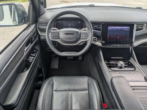 Used 2024 Jeep Wagoneer Series II w/ Flexible Seating Group RWD image 31