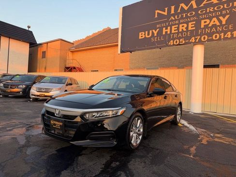 Used 2018 Honda Accord LX image 3