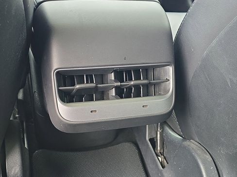 Used 2022 Tesla Model 3 Performance image 19