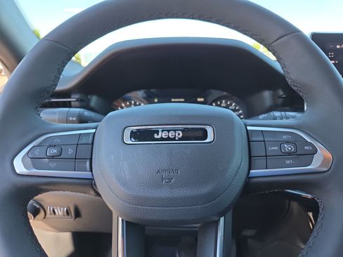 Used 2025 Jeep Compass Latitude w/ Altitude Special Edition AWD/4WD image 23