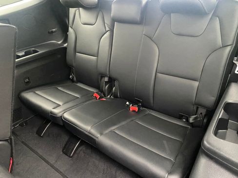 Used 2024 Kia Telluride LX image 24