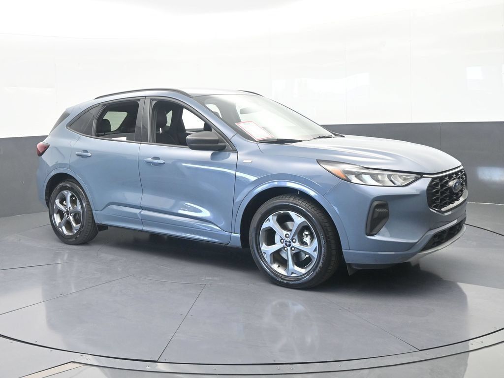 Used 2024 Ford Escape ST-Line w/ Tech Pack #1 FWD image 8