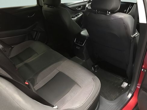 Used 2022 Subaru Outback Premium AWD/4WD image 13
