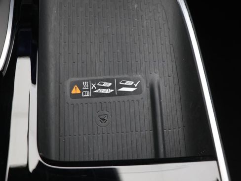 Used 2025 Buick Enclave Sport Touring image 24