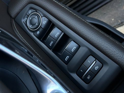 Used 2024 GMC Yukon XL Denali image 74