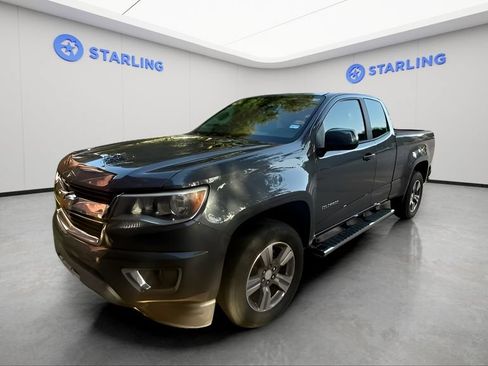 Used 2017 Chevrolet Colorado W/T w/ Custom Special Edition RWD image 3