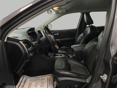 Used 2020 Jeep Cherokee Latitude Plus w/ Cold Weather Group image 28